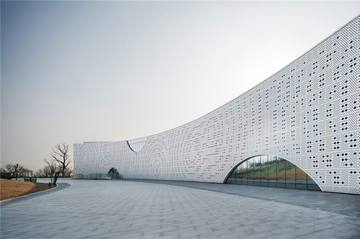 商業廣場外墻鋁板